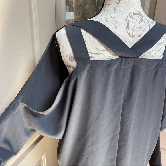 Juicy COUTURE Gray NWT V-Neck Top with Cut outs and Rhinestones Sz L - Picture 9 of 16